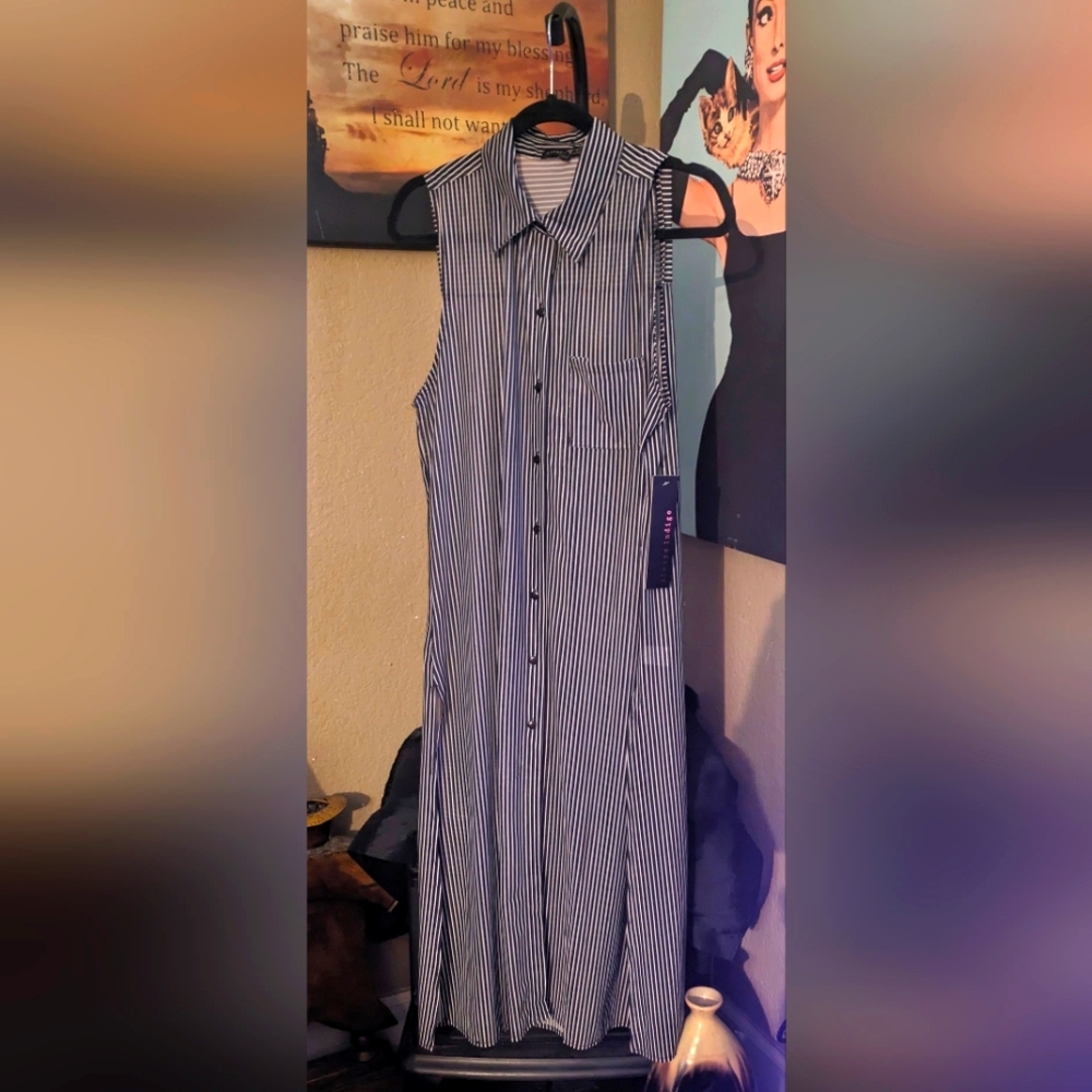 Button down cover up with pocket